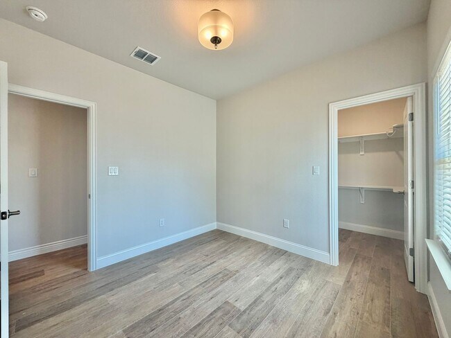 Building Photo - Brand New Showstopper!