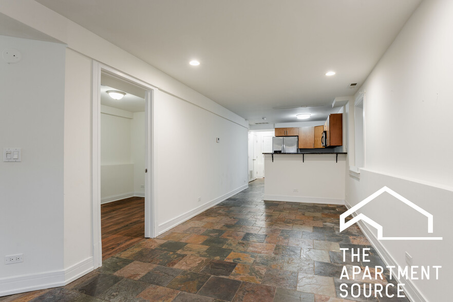 Building Photo - 3023 N Oakley Ave