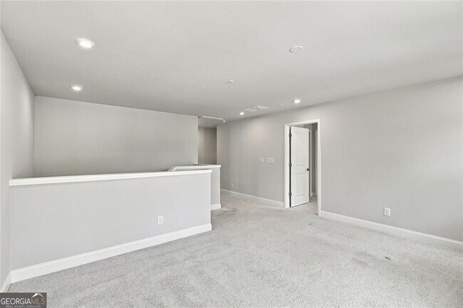 Building Photo - 406 Riverclub Rd