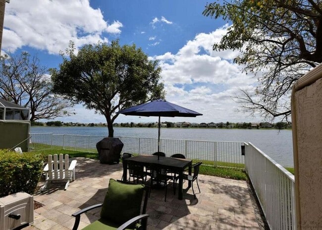 Building Photo - 158 Berenger Walk