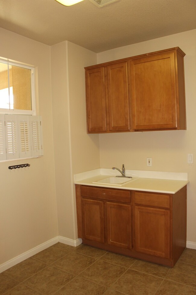 Building Photo - 14910 Via Messina Dr