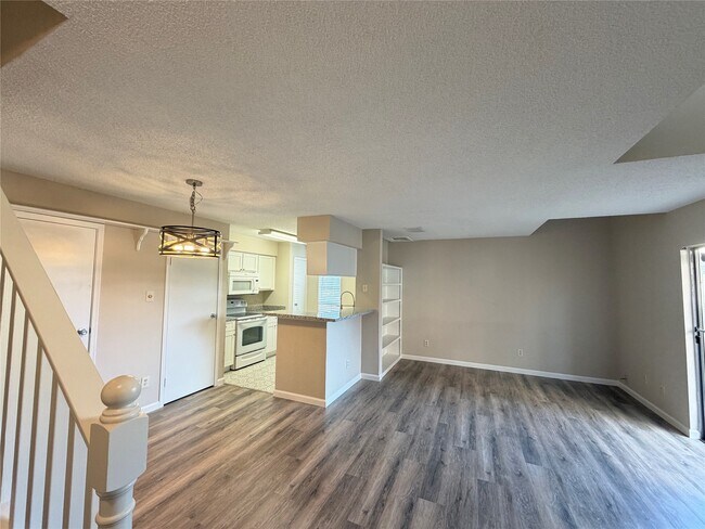 Building Photo - 1515 Sandy Springs Rd