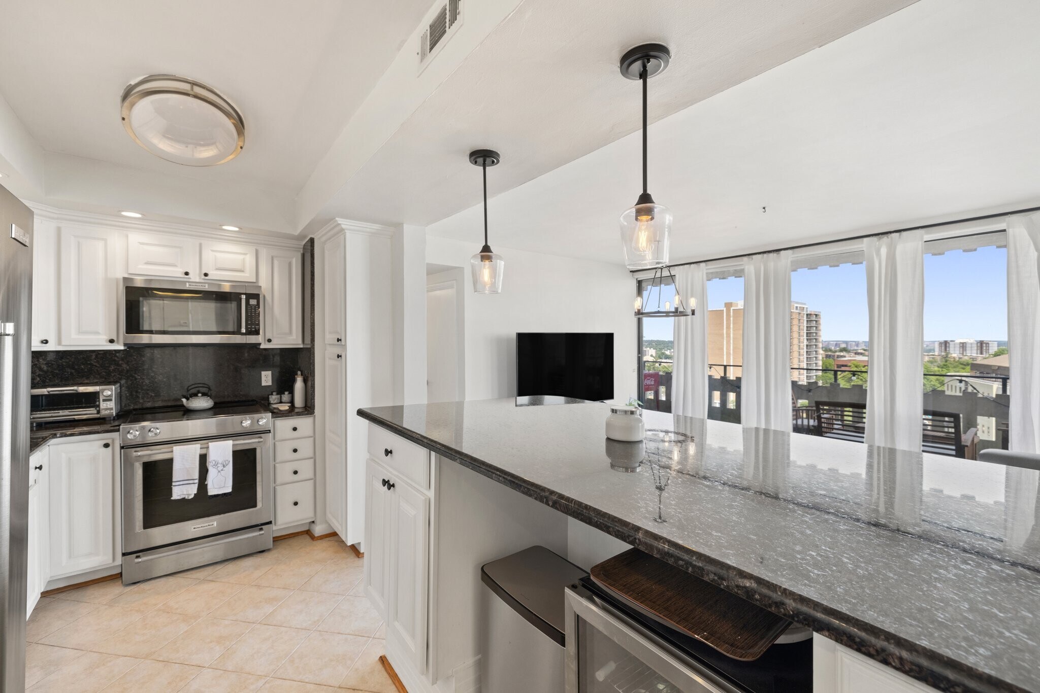 Building Photo - 6301 Stevenson Ave