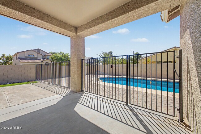 Building Photo - 15207 W Windward Ave