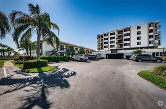 Building Photo - 6295 Bahia Del Mar Cir