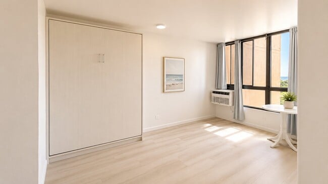Building Photo - 5333 Likini St