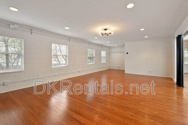 Building Photo - 1448 Iverson St NE