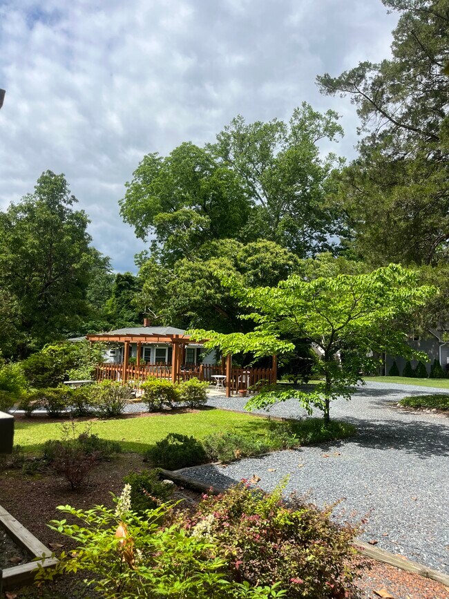 Building Photo - 310 N Bennett St