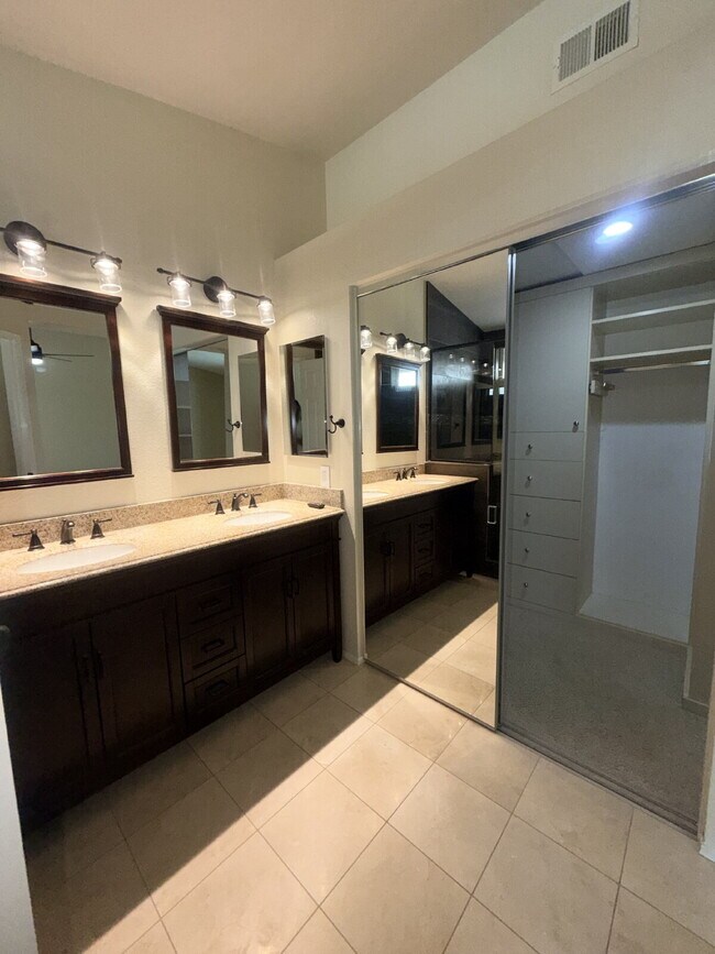 Building Photo - 3-Bedroom Home, Large backyard $500 Discount to move-in costs by Sep 15th!