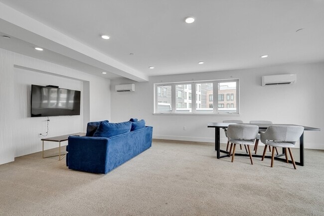 Building Photo - 50 Hichborn St