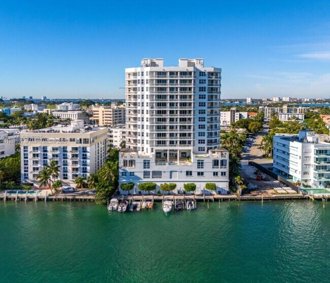 Building Photo - 9751 E Bay Harbor Dr