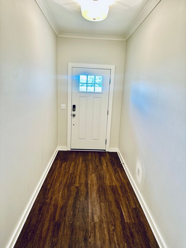 Building Photo - Beautiful Headland Property