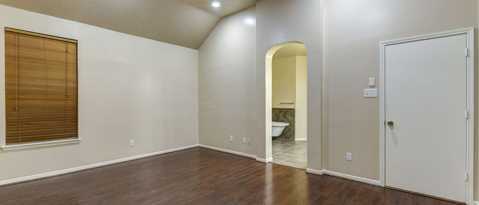 Building Photo - 9934 Goldenglade Dr