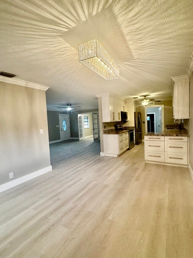 Building Photo - 1520 N 25th Ave