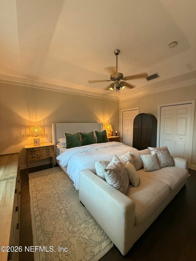 Building Photo - 875 8th St S