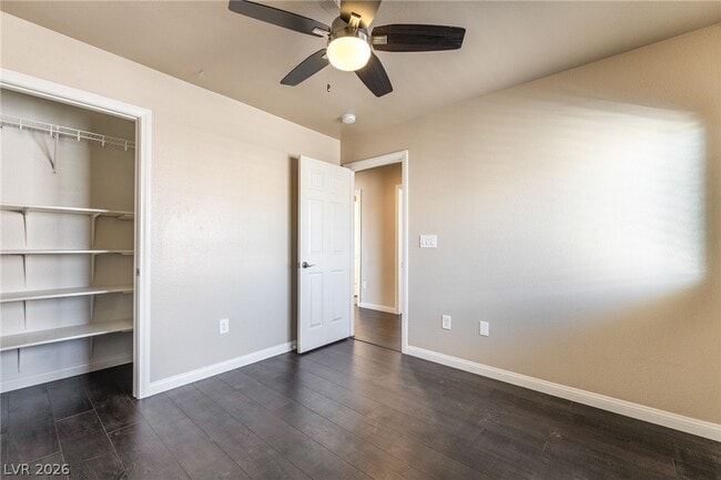 Building Photo - 5282 Ledgewood Creek Ave