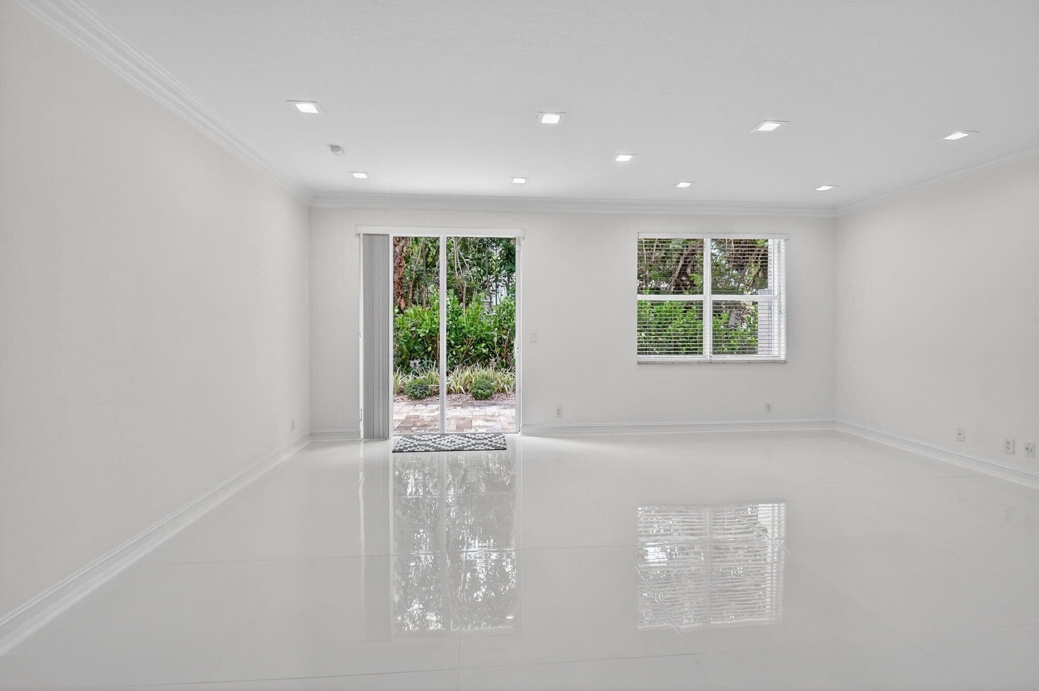 Building Photo - 16081 Poppyseed Cir