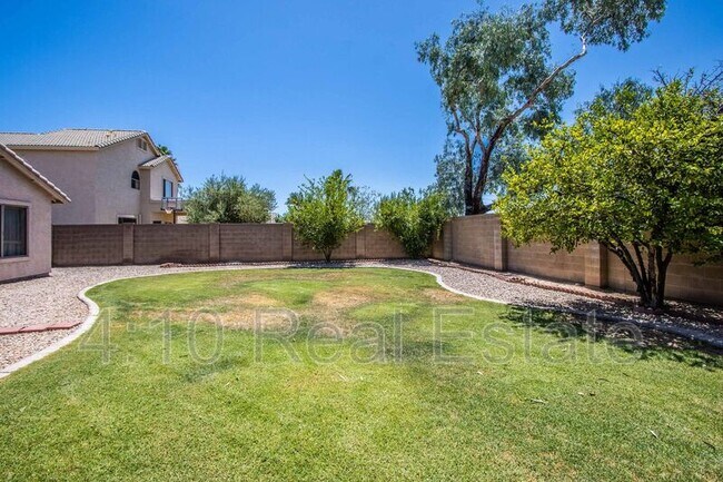 Building Photo - 4650 S Greythorne Way