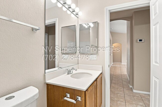 Building Photo - SE!! Stallion Mountain!! Gated!!! Single Story Home!! No Carpets!!! Covered patio!! Water Conditi...