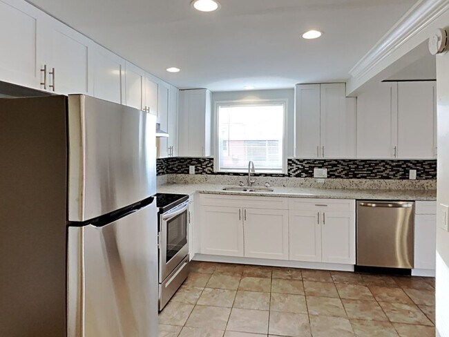 Building Photo - Charming 3-Bed, 2-Bath Home in Port Richey with Garage