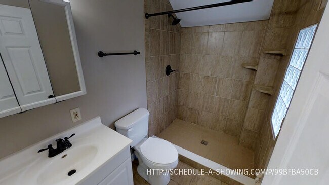 Building Photo - 333 W Crescent St