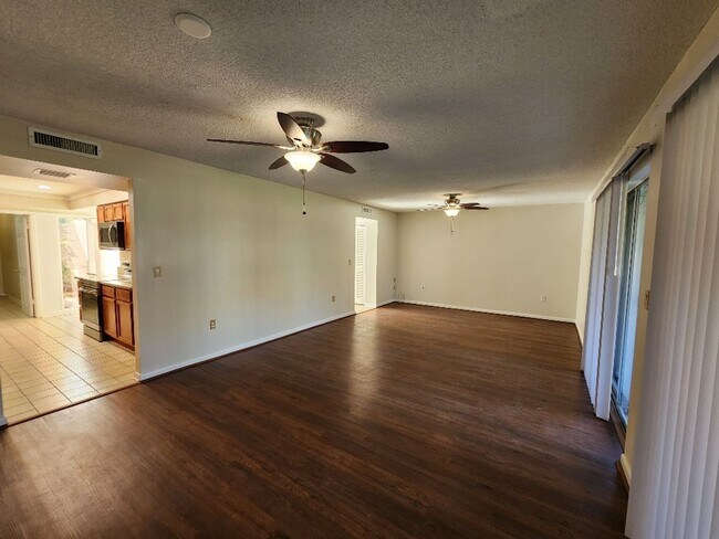 Building Photo - Gorgeous 3-Bedroom, 2.5-Bathroom Townhome ...