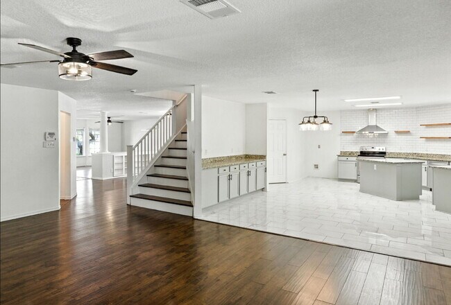 Building Photo - 22023 Oriole Hill Dr