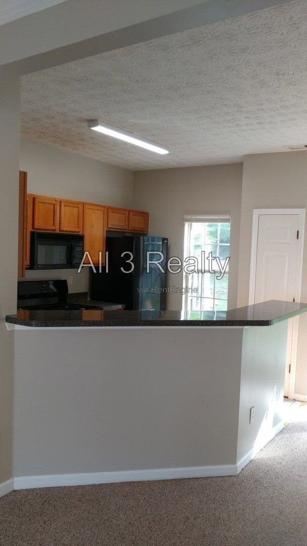 Building Photo - 5670 Hampton Ct