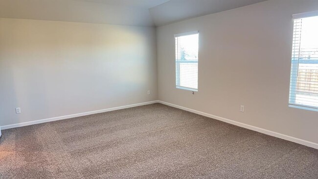 Building Photo - 6101 Green Meadow Ln