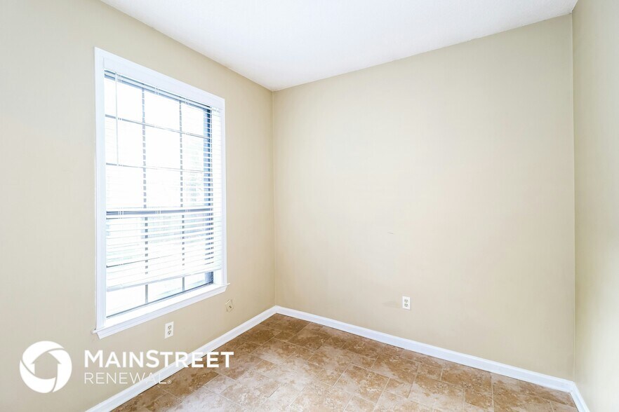 Building Photo - 1160 Hunter's Lake Dr