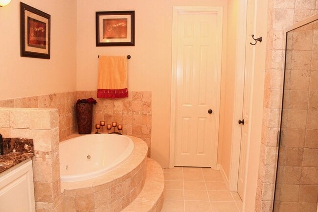 Building Photo - 3007 Falls At Fairdale