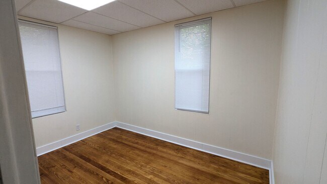 Building Photo - 1636 Manz St