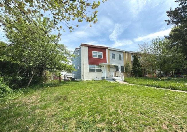 Building Photo - 883 Wedgewood Dr