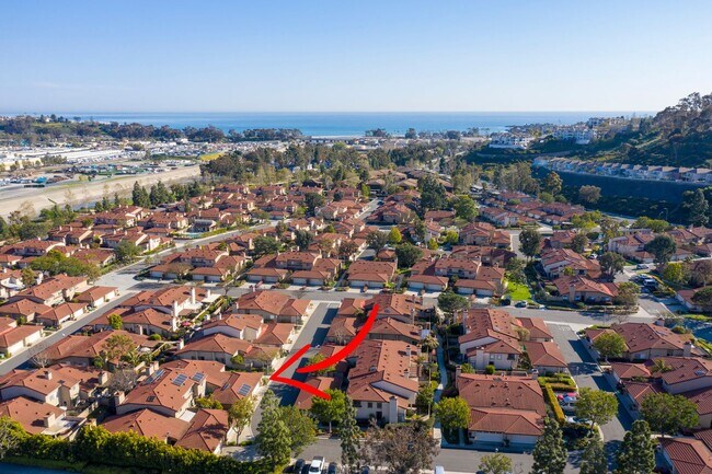 Building Photo - Beautiful Furnished Home in Seaside Villas Near Doheny Beach!