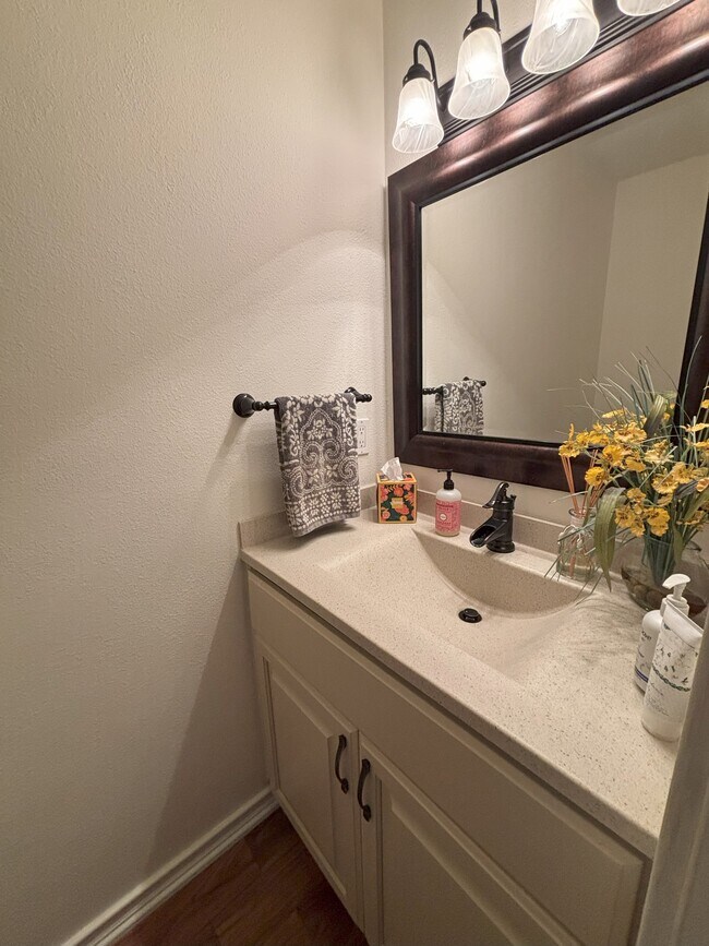 Building Photo - 17927 Ridge Lake Dr