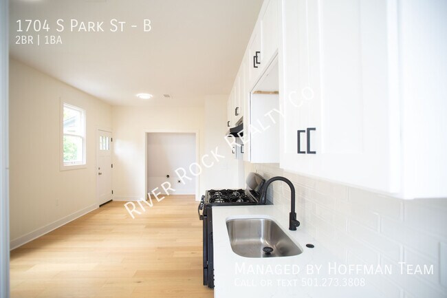 Building Photo - 1704 S Park St