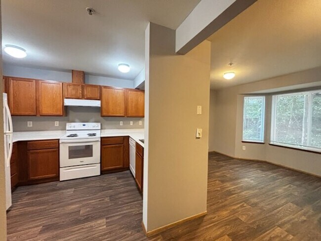 Building Photo - Your Home is Waiting!