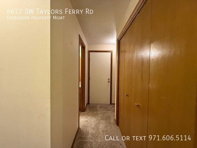 Building Photo - 6677 SW Taylors Ferry Rd
