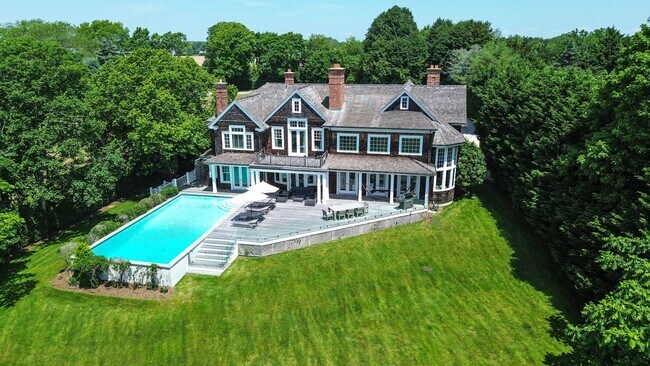 Building Photo - 936 Cobb Rd W