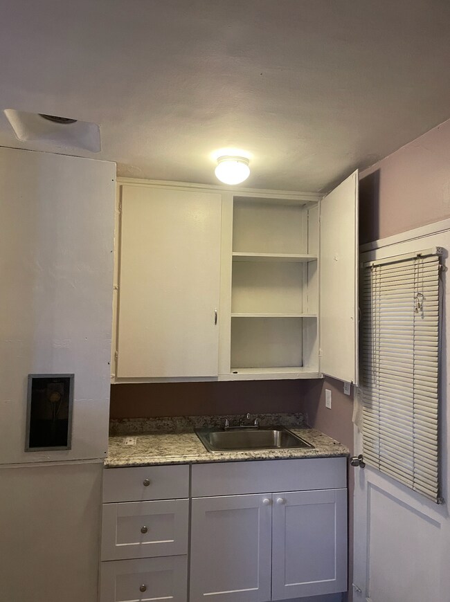 3633 kitchen - 3631 E 5th St