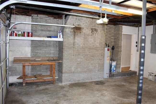 Building Photo - 4506 W Leona St