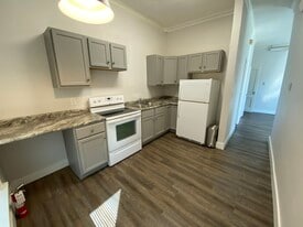 Building Photo - 200 N Main St