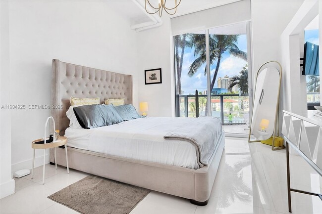 Building Photo - 3029 NE 188th St