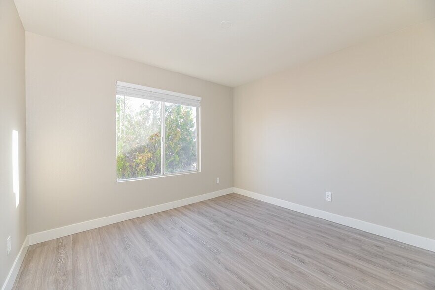 Building Photo - 118 Sugarbush Ln