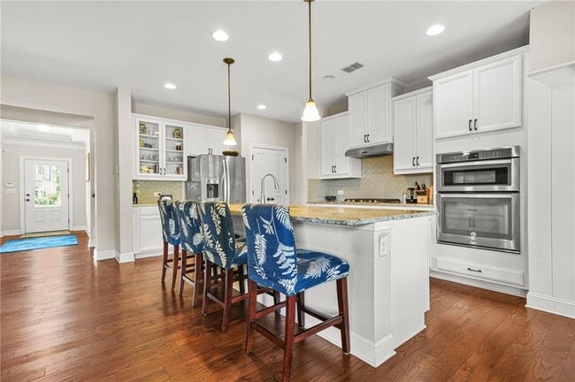 Building Photo - 705 Pressing Dr