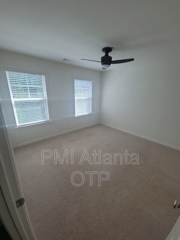 Building Photo - 255 Ismal Dr SW