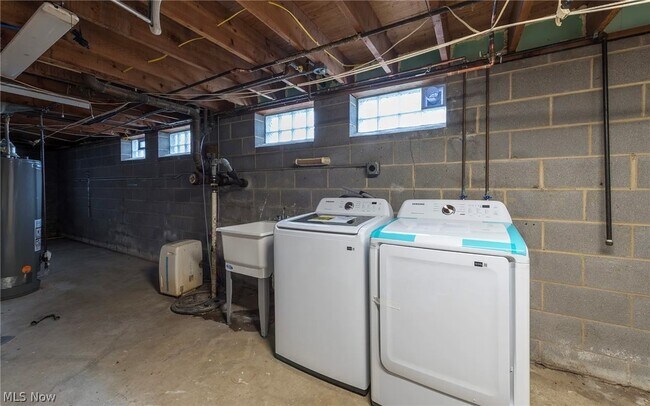 Building Photo - 2920 Northglen Dr