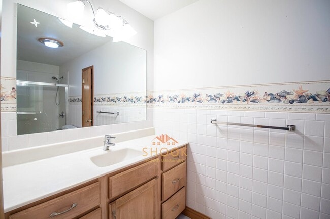 Building Photo - Cute 3 BR Ranch in Romney - 10 Minute Drive to Lafayette!