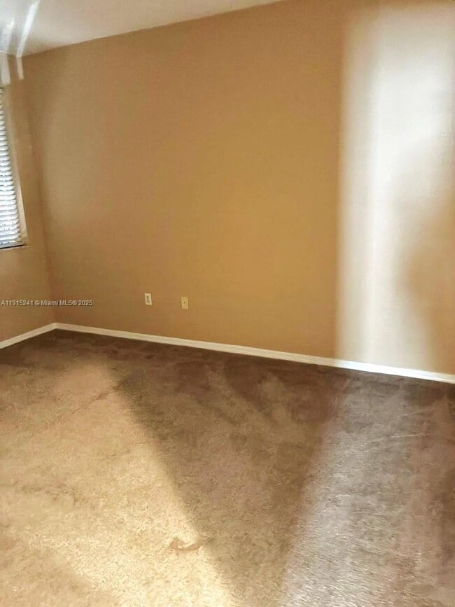 Building Photo - 2202 SE 17th Ave