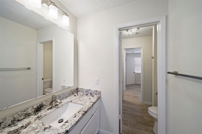 Building Photo - 22810 Dairy Gate Dr